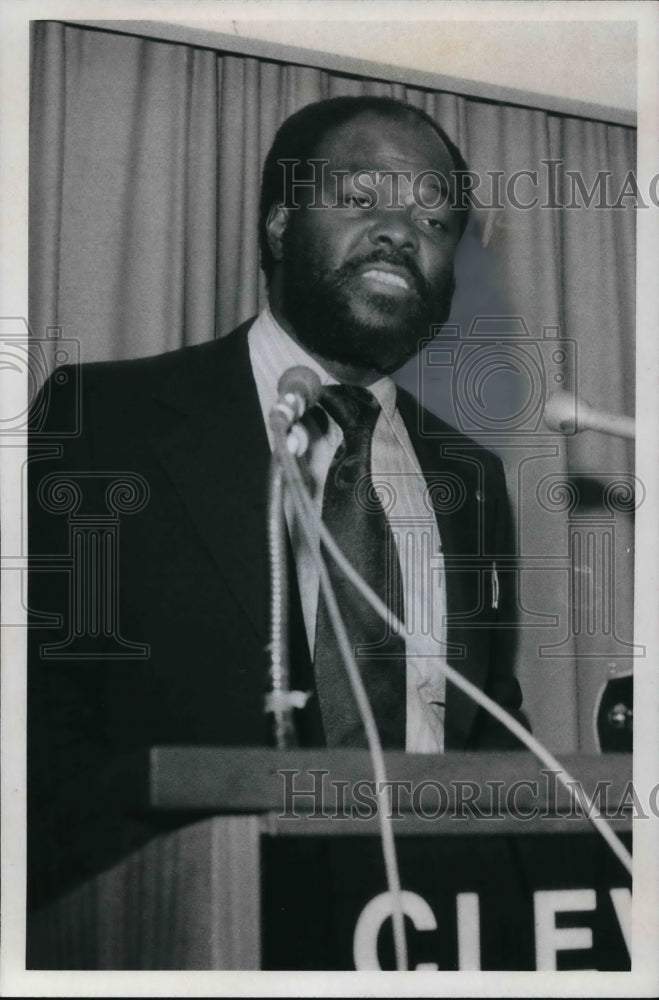 1975 Roy Innis speaks at the City Club-Historic Images