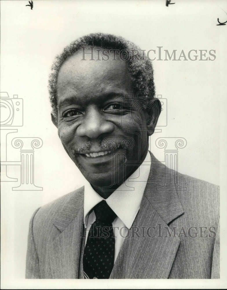 1984 Press Photo Rta Director for bus operations, Lemington Johnson - Historic Images