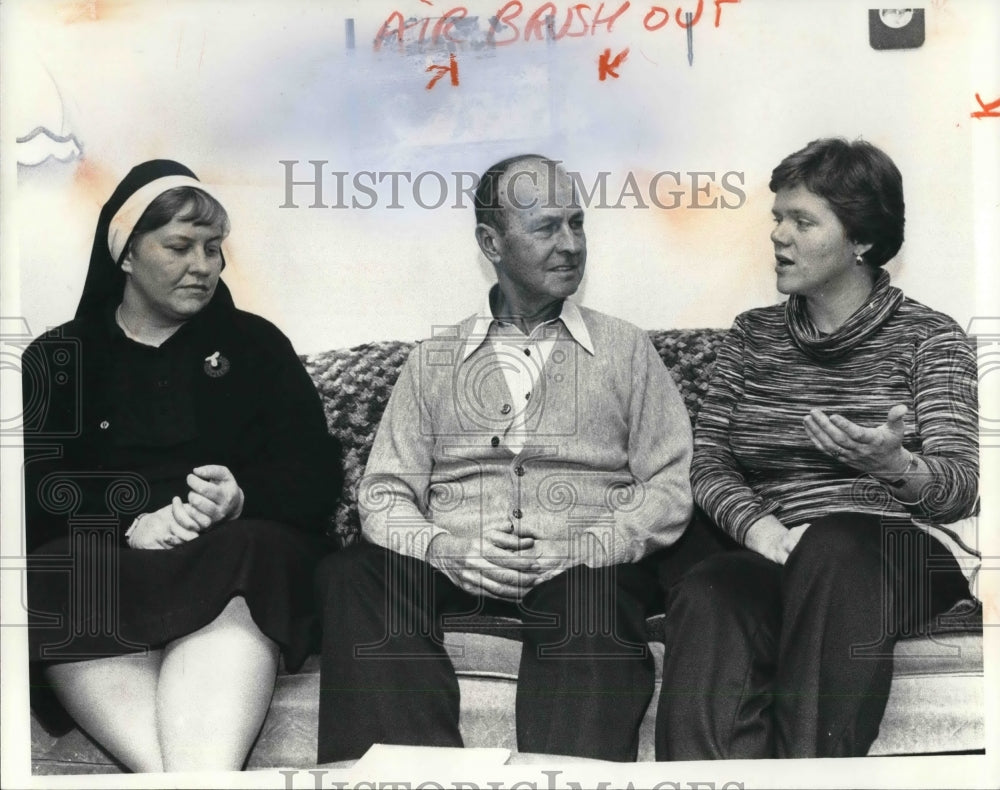 1980 Press Photo Sister Martha Owen, Joseph Kazel and Sister Cynthia Drennan - Historic Images