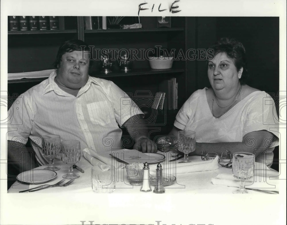 1987 Press Photo Keith and Betty Lou Johnson, Proprietors - Historic Images