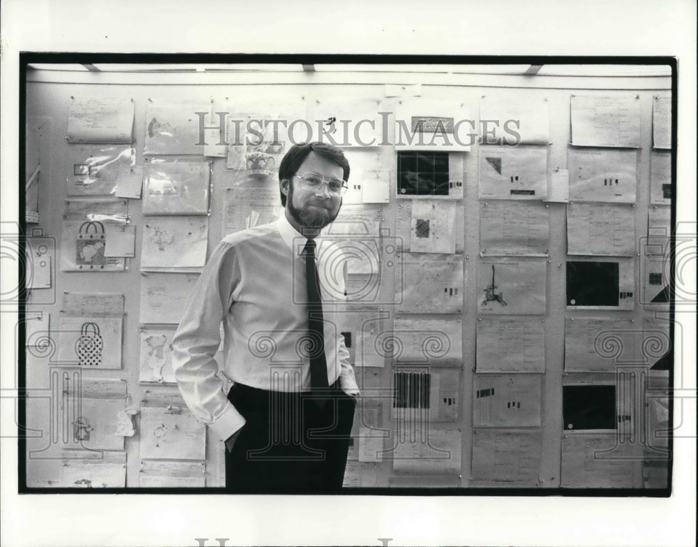 1987 Press Photo Gary Johnson, Vice President American Greets Corporation - Historic Images