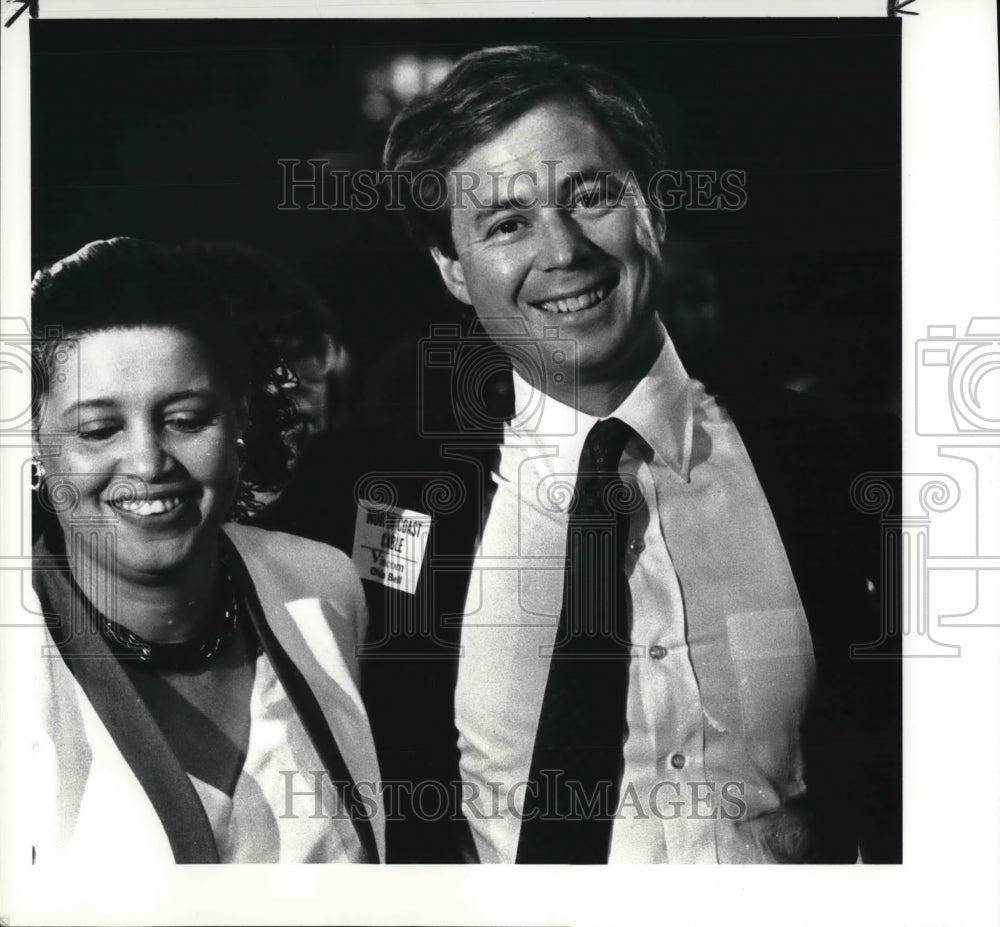 1985 Press Photo Cheryle Wills and Lee C howley of North Coast Cable the Winners - Historic Images