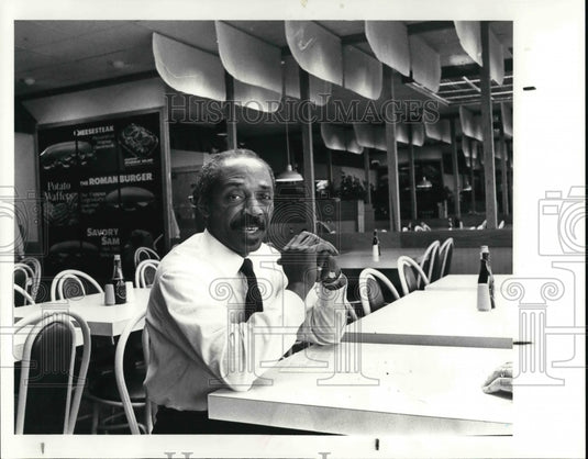 1987 Press Photo Steve Howard - Historic Images