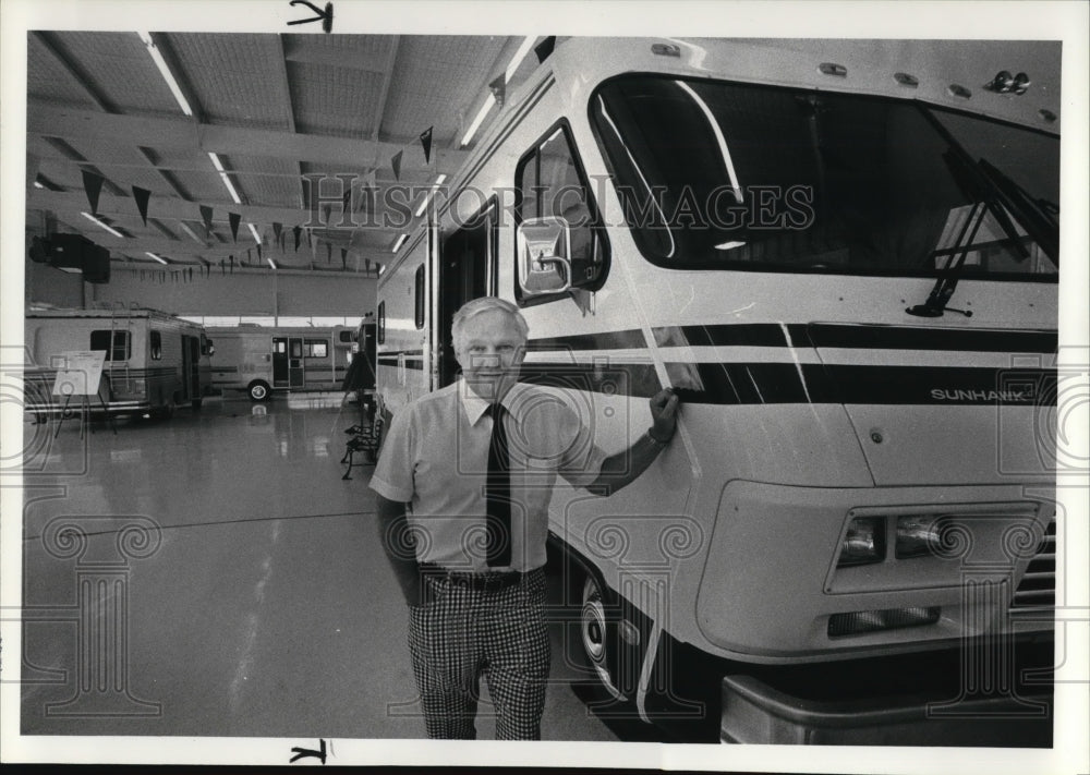 1984 Press Photo Bob Hissong, President of RV Sales in Richfield, Ohio - Historic Images