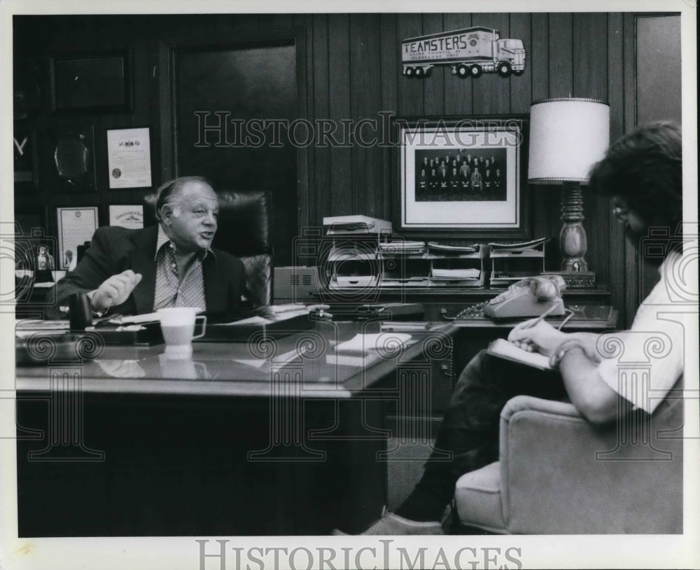 1978 Press Photo Reporter Robert Holden Interview Jackie Presser - Historic Images
