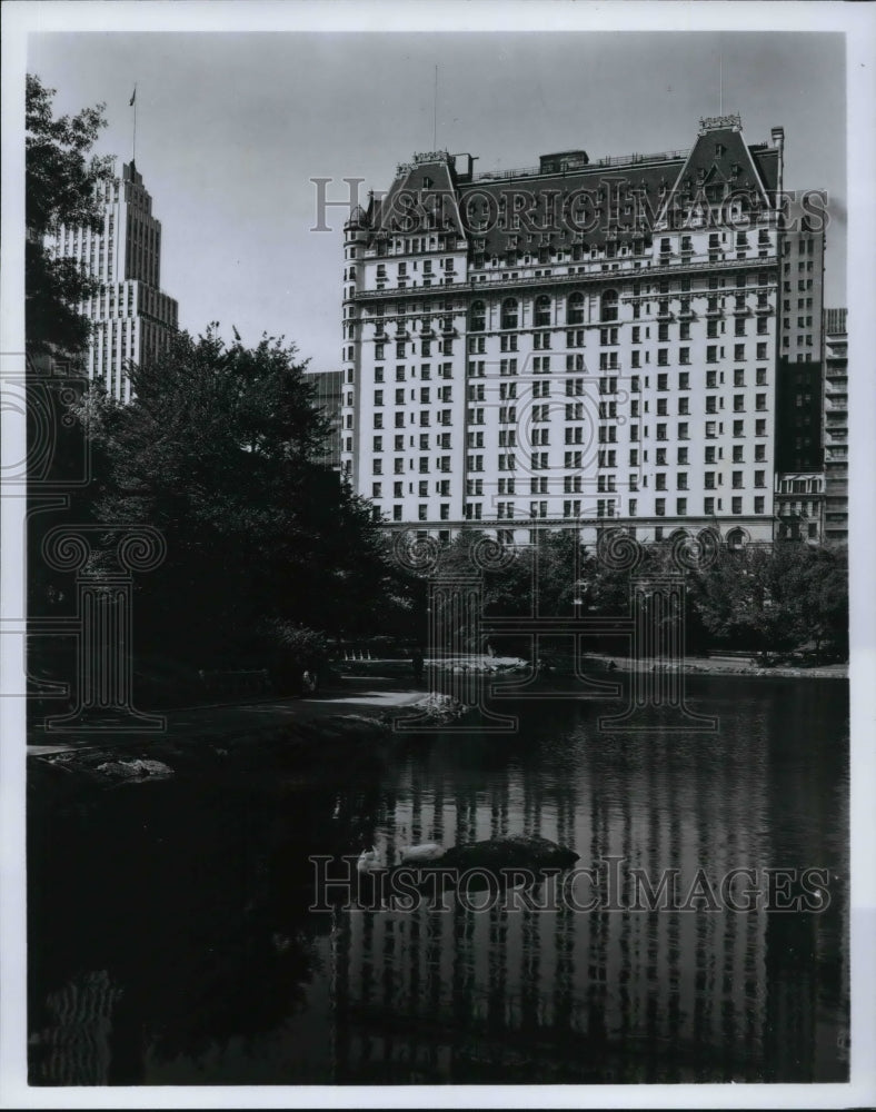 1980 Press Photo Western International Hotel in New York Central Park Plaza - Historic Images