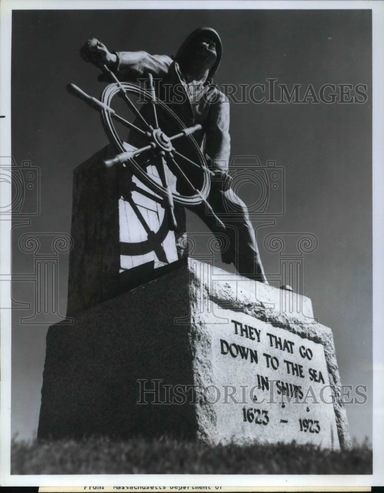 1980 Press Photo The famous Gloucester Fisherman by Leonard Craske - Historic Images