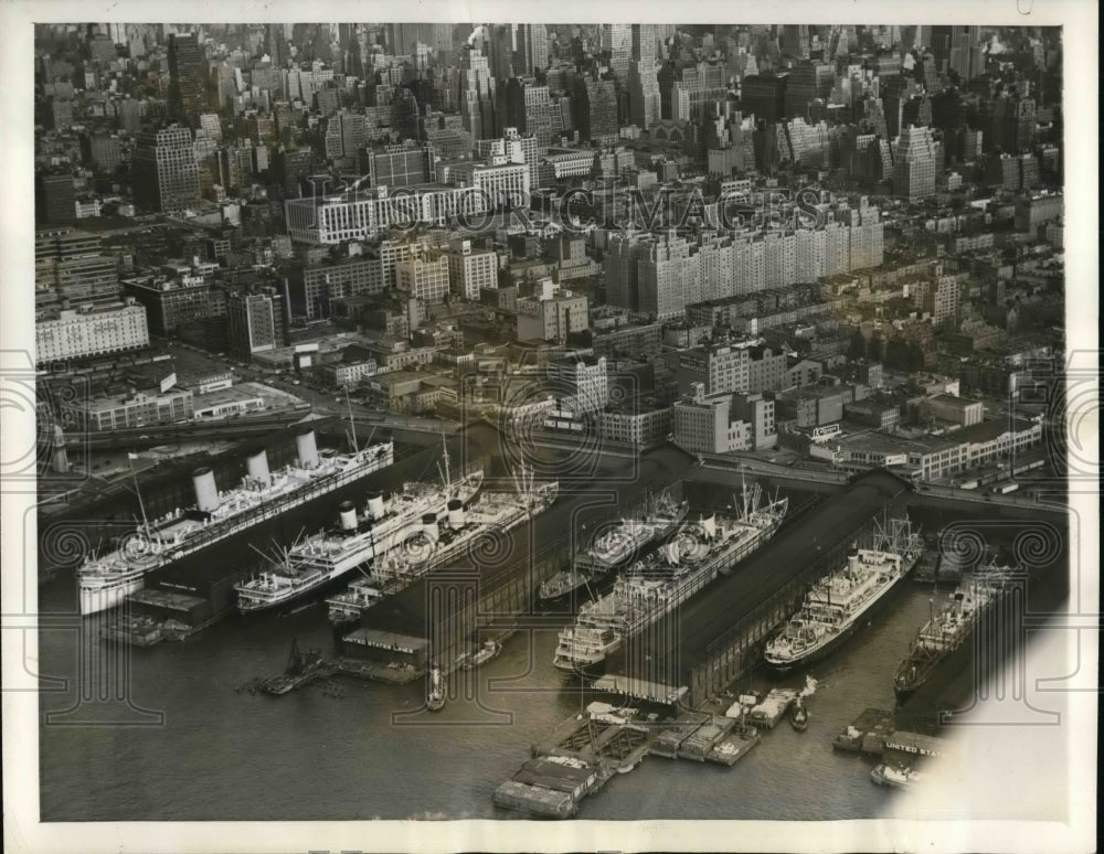 1938 Press Photo Arrays of American Merchant vessels on New York waterfront - Historic Images