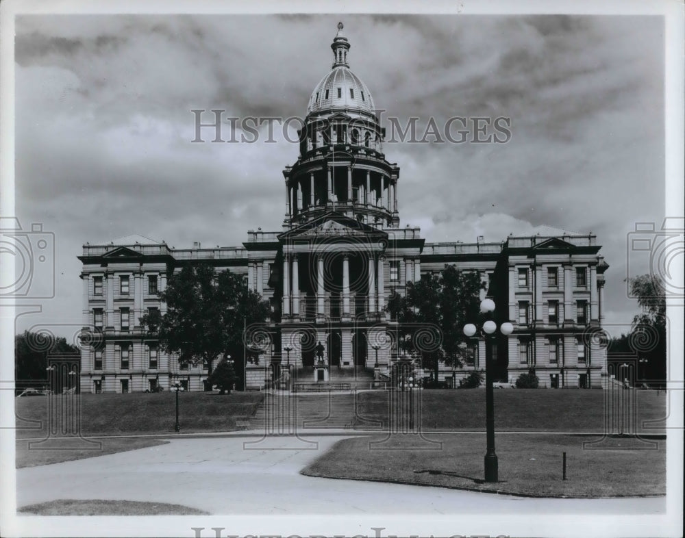 1987 Press Photo Colorado State Capitol On Capitol Hill Viewed From Civic Center - Historic Images