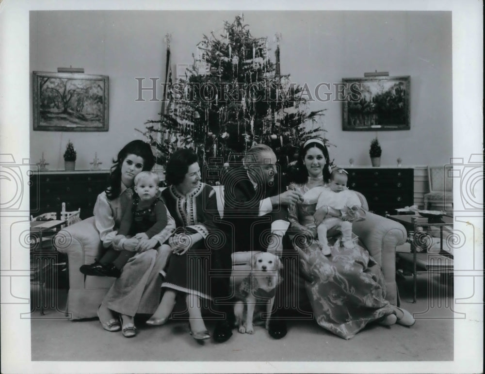 1968 Press Photo Luci and Lyn Nugent; the Johnsons; Lynda and Lucinda Desha Robb - Historic Images