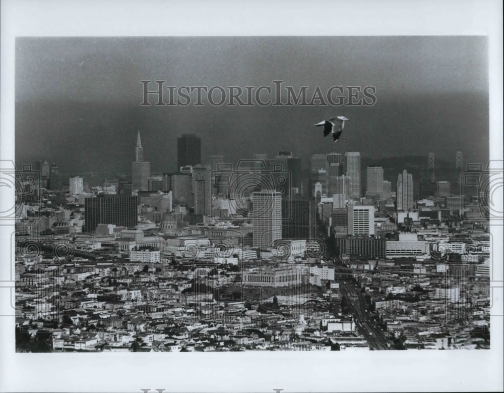 1983 Press Photo From Atop The Twin Peaks Overlooking San Francisco - Historic Images