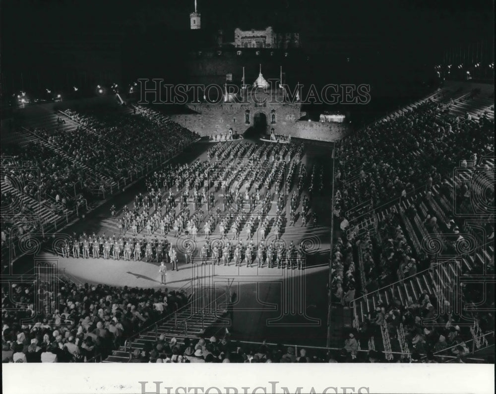 1985 Press Photo The Precision Minded Scottish Military Tattoo Is Performed - Historic Images