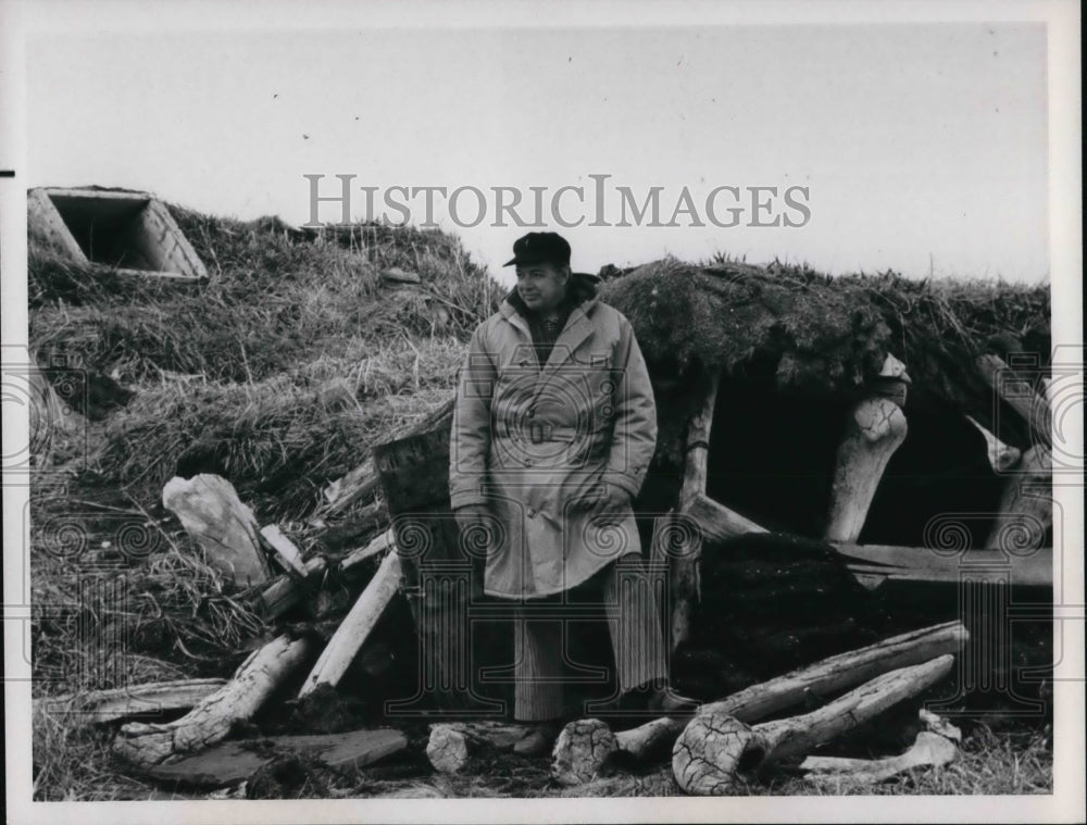 1971 Press Photo Hugh Downs is a long-time American broadcaster and TV host - Historic Images