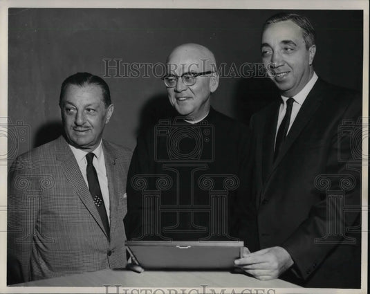1965 Press Photo Reverend H. E Dunn and Dr. J. M. Centanni - cva20378 - Historic Images