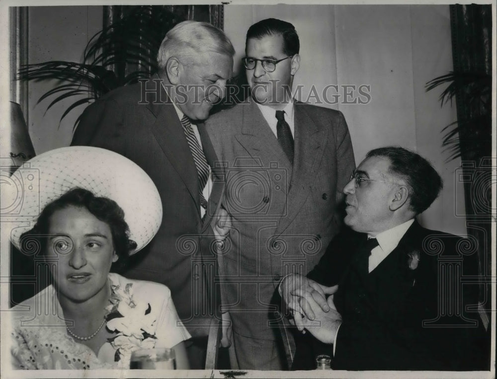 1948 Press Photo Major Aubrey Eban talks with Thomas Herbert, Rabbi Abba Silver - Historic Images