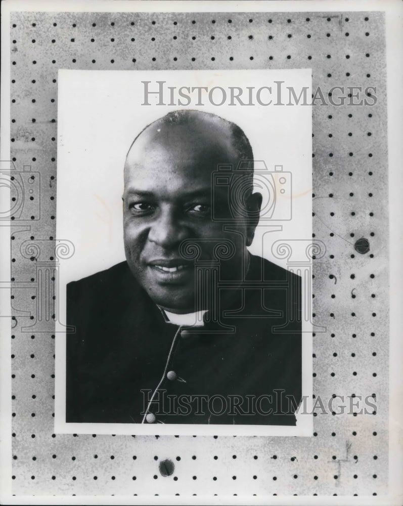 1971 Press Photo Canon Theodore R. Gibson - cva20688 - Historic Images
