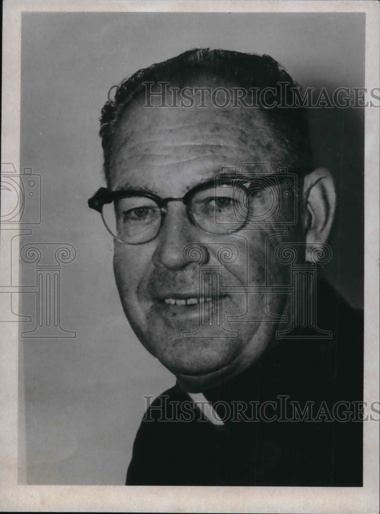 1976 Press Photo Rev Hugh J. Gallagher, retired priest, St. Monica - Historic Images