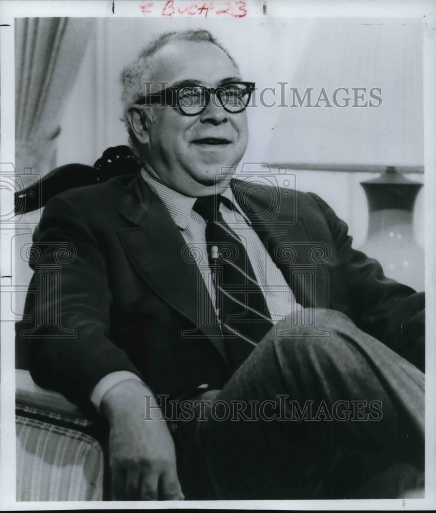 1982, Art Buchwald smiles as he pauses - cva20759 - Historic Images