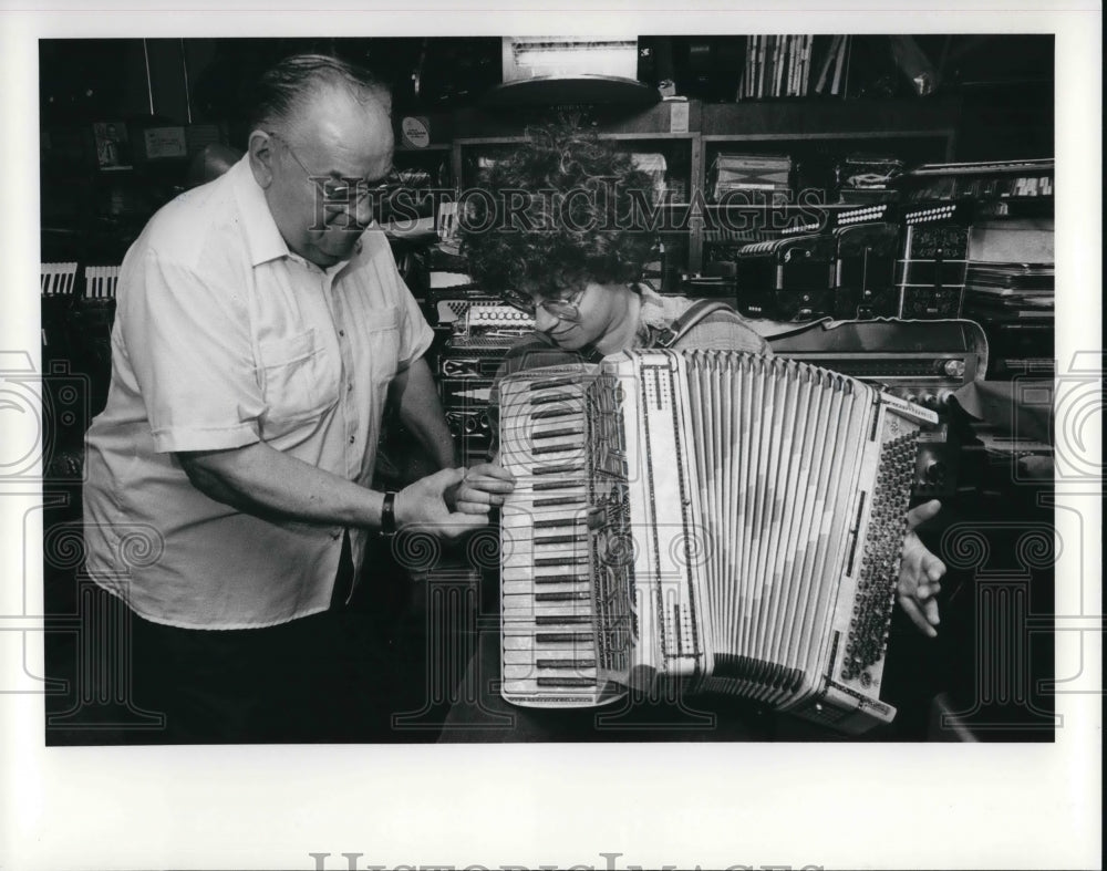 Press Photo John Buday with Carolyn Davis - Historic Images