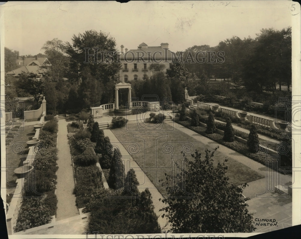 1928 Press Photo Mrs. L.C. Hanna Home in East Boulevard - cva21270 - Historic Images