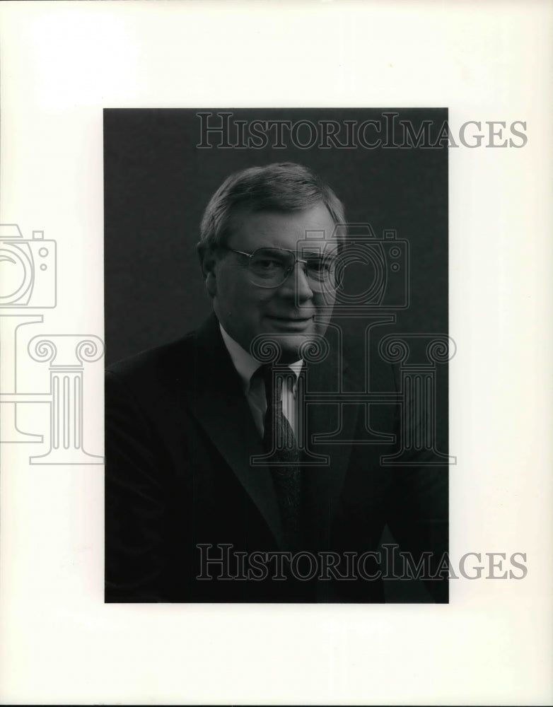 1988 Press Photo Robert Huddilston Meldrum and Fewsmith, Inc - Historic Images