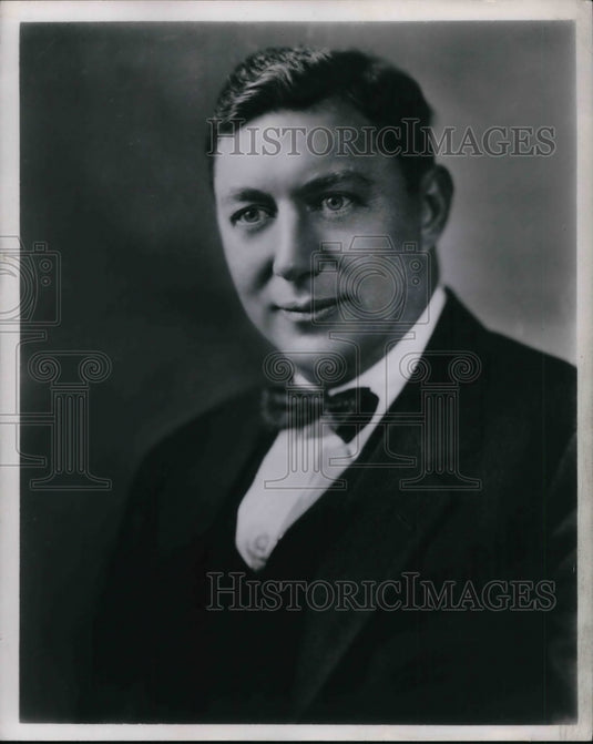 1952 Press Photo R.L. Ireland, chairman of Executive Committee, Mahanna Co. - Historic Images