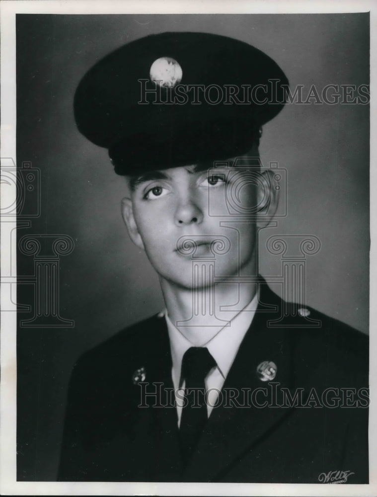 1967 Pvt. John Johnson of Cleveland Heights enroute to Vietnam - Historic Images
