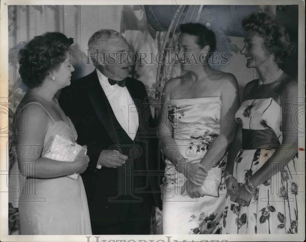 1962 Press Photo Miss Jane Dunscomber, Mr. R. Livingston Ireland &amp; others - Historic Images