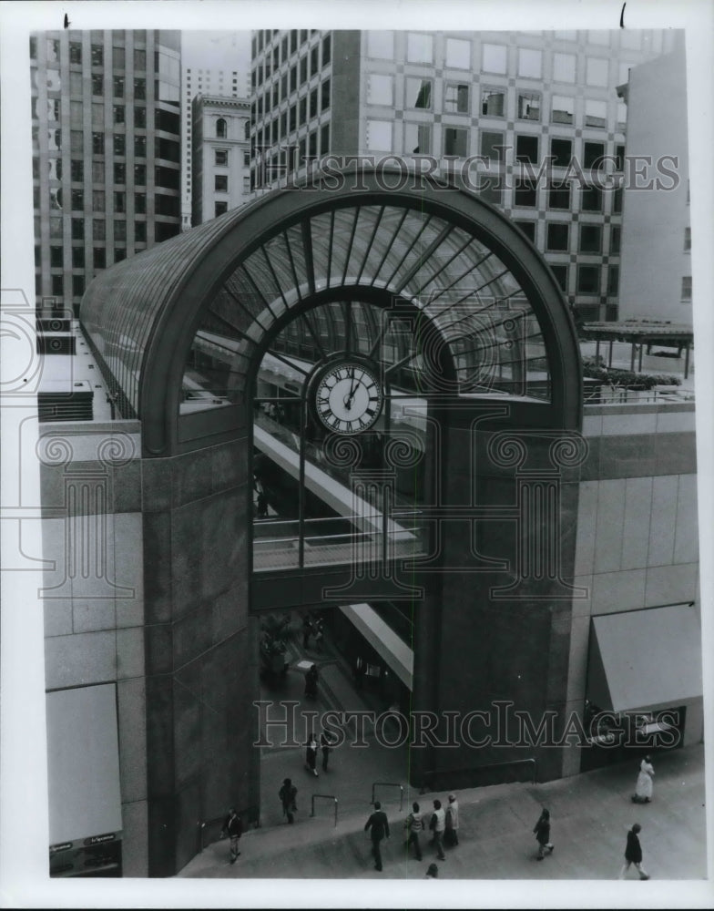 1984 Press Photo The high glass arch which canopies the new Galleria - Historic Images