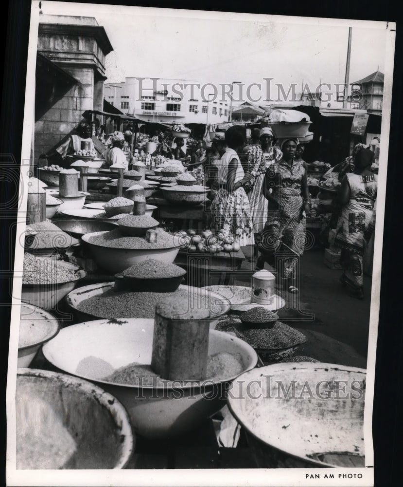 1986 Press Photo Open Air Market in West Africa in Makola MArket in Accra - Historic Images