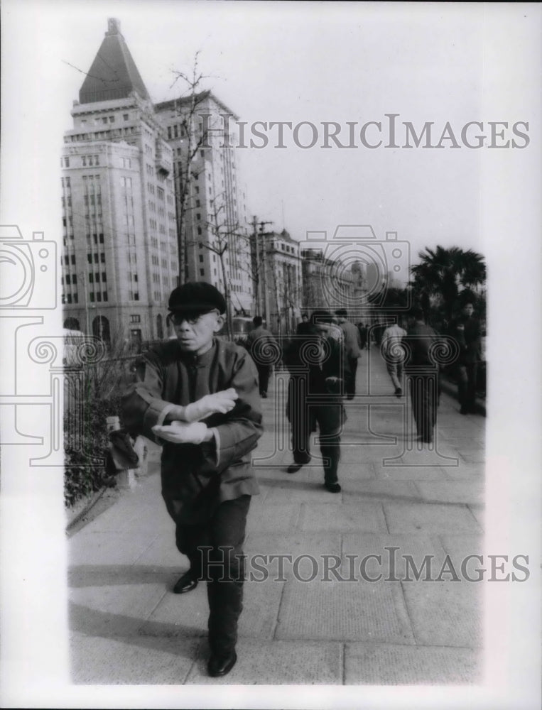 1965, Chinese men shadow box in Wampo Park in Shanghai. - cva21941 - Historic Images