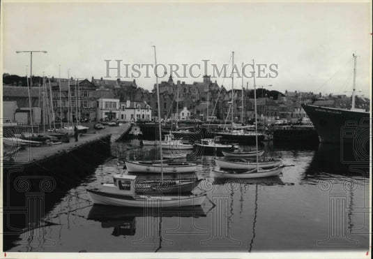1983 Press Photo Fishing Boats sailing crafts at the Harbor at Lerwick Scotland - Historic Images