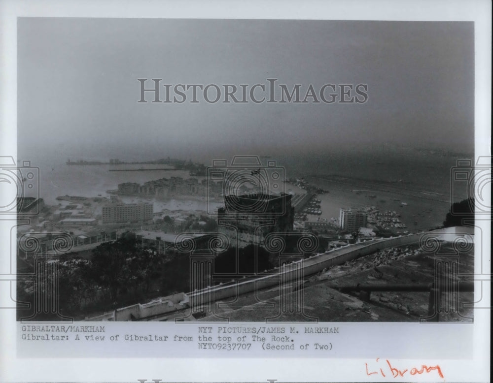 1977 Press Photo A view of Gibraltar from the top of The Rock - Historic Images