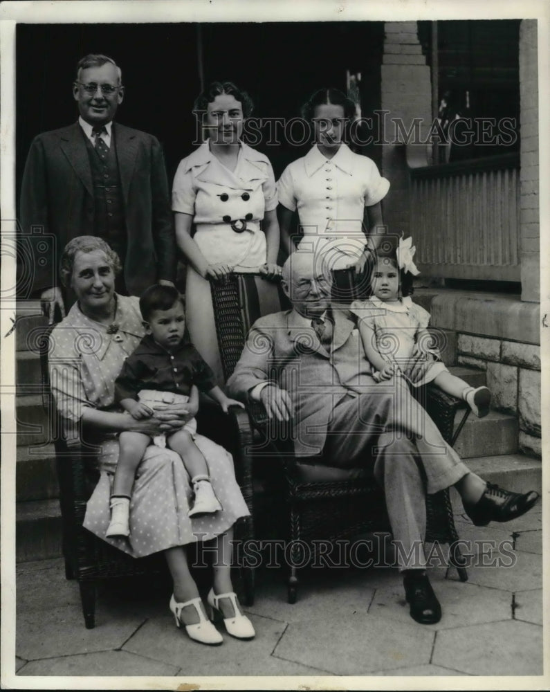 1936, Governor Alfred Landon with his family - cva22631 - Historic Images