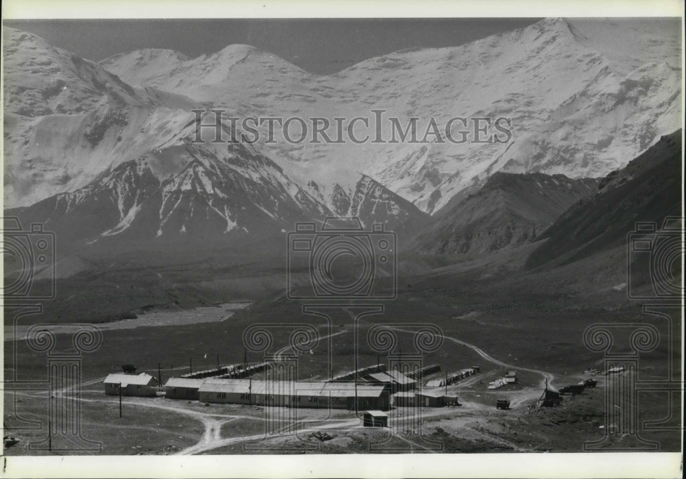 1985 Press Photo Soviet International mountaineering camp in Achik Tash  Valley - Historic Images