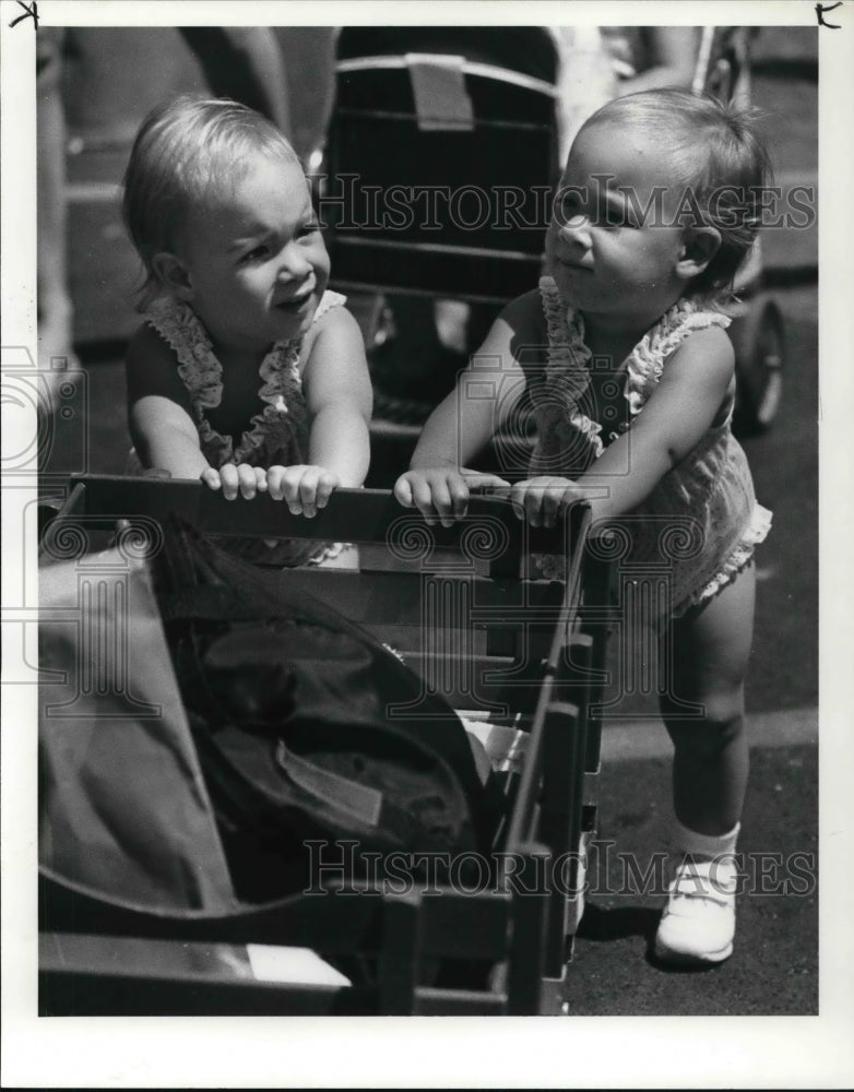 1986 Press Photo Twins Day om Twinsburg Ohio - Historic Images