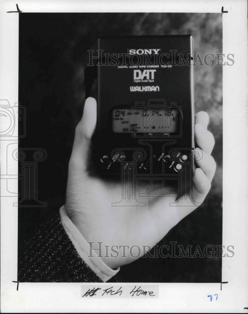 1990 Press Photo Sony Walkman Audio Equpment - cva22985 - Historic Images