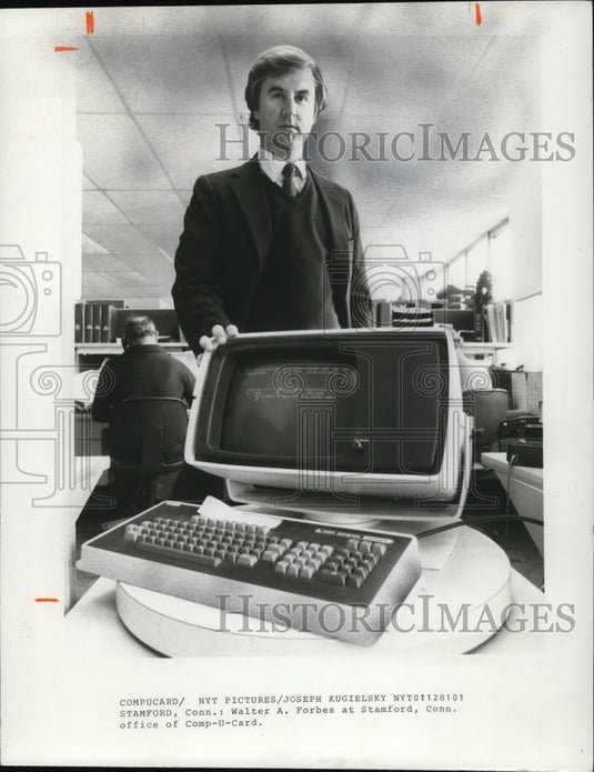 1981 Press Photo Walter A. Forbes at Comp-U-Card in Stamford, Connecticut - Historic Images
