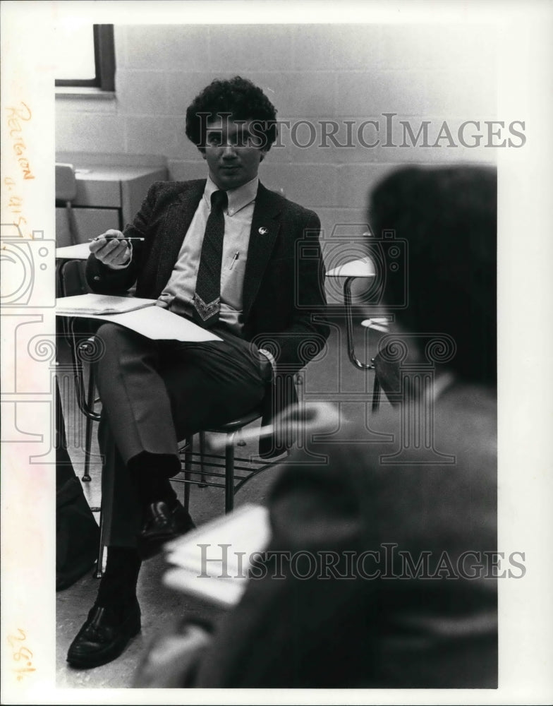 1984 Press Photo Dr. Hawk Knight - Historic Images