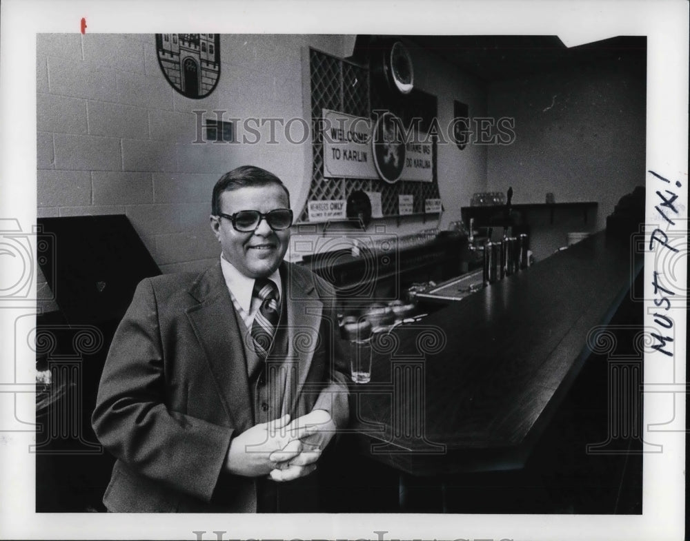 1978 Press Photo Joe Kocab, Secretary of Karlin Hall Czech Nationality Hall - Historic Images