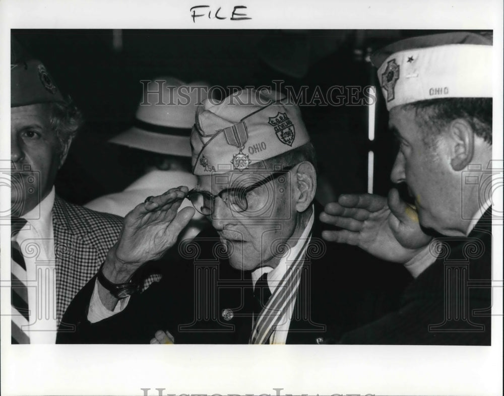 1989 Press Photo Co Ordinator of Patratiotic Activities, Chester Koch - Historic Images