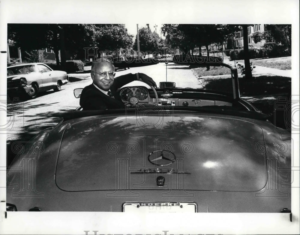 1987 Press Photo Robert Koepke of Koepke Motors - Historic Images