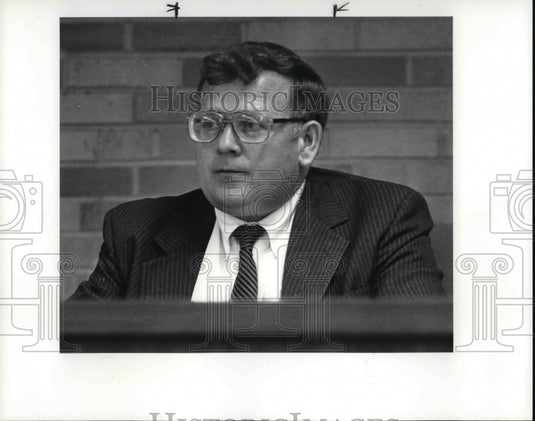 1986 Press Photo Euclid school supt. James A. Wilkens - Historic Images