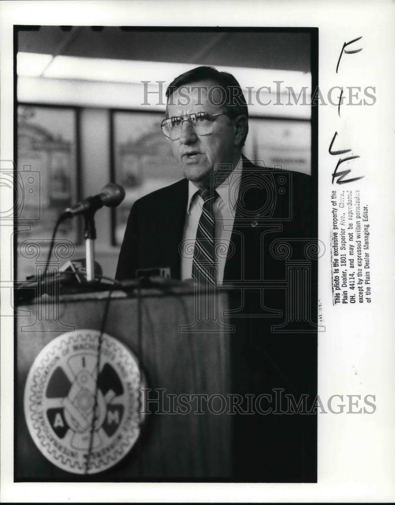 1988 Press Photo Bill Jennings Pres. &amp; Director of Dist 54 - Historic Images