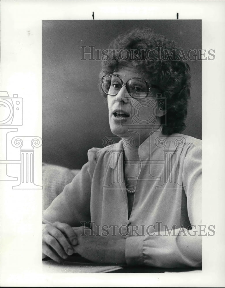 1984 Press Photo Karen Kordisch on Hunger Panel - Historic Images