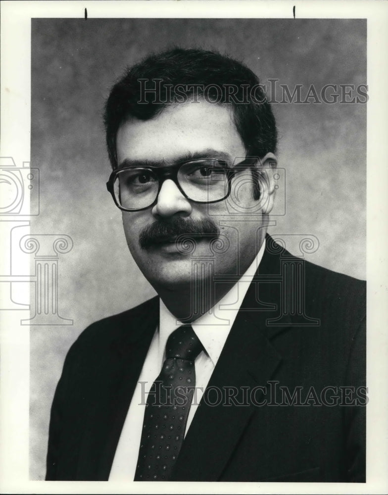 1985 Press Photo The new Lorain County Commissioner, George I. Koury, Jr. - Historic Images