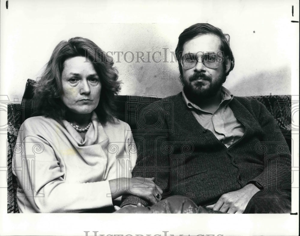 1987 Press Photo Gerry and Pat MacNeal a Westlake Cop and Funeral home worker - Historic Images