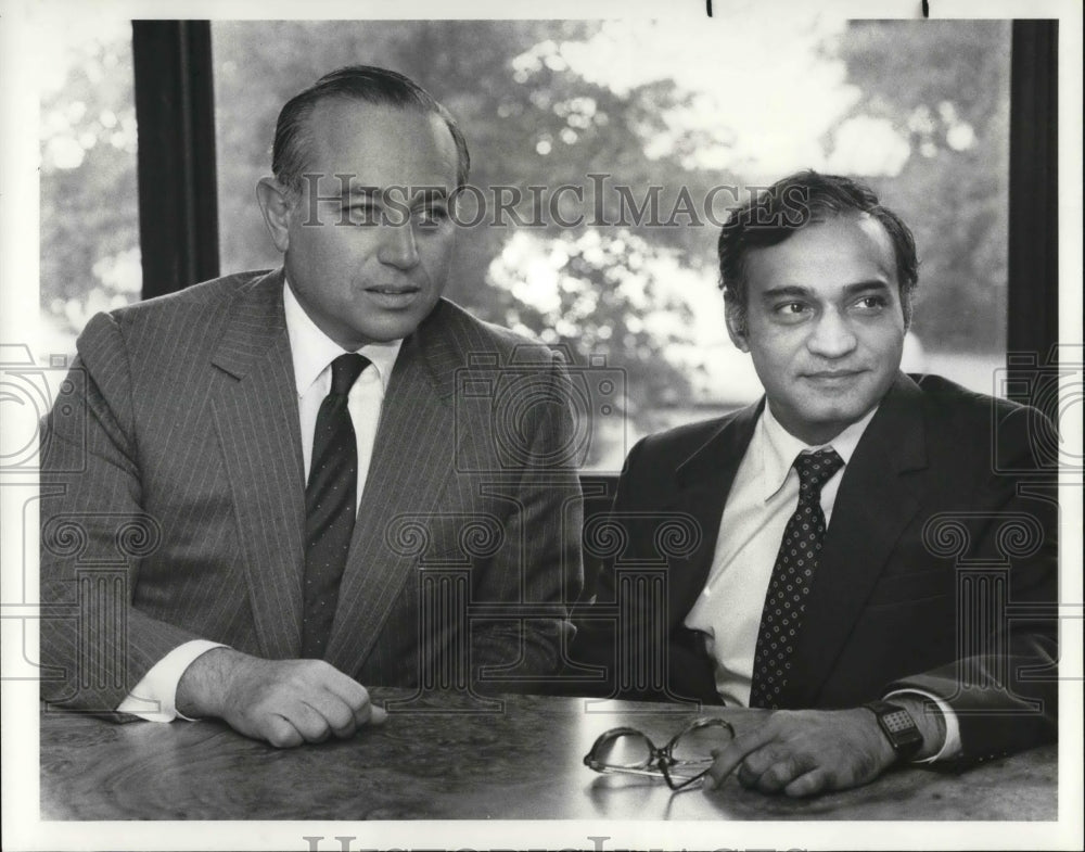 1983 Press Photo Abid Aly Khan, Gen. Mgr., Joel Mason, President - Historic Images