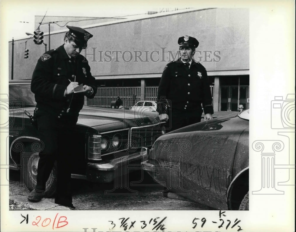 1979 Press Photo Tom and Jim Gaven, Policemen - Historic Images