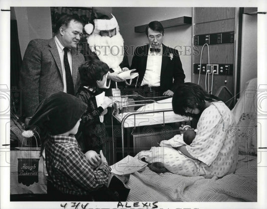 1987 Press Photo Dr. Edward Kieger II, Ed Jindra, Lisa Chaikin & Baby Daniel - Historic Images